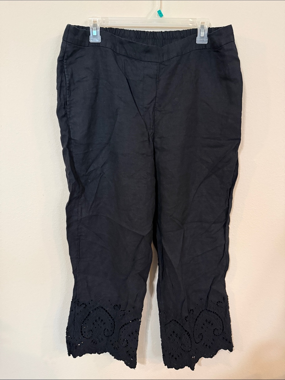 Chico's Black Eyelet Hem Capri Pants